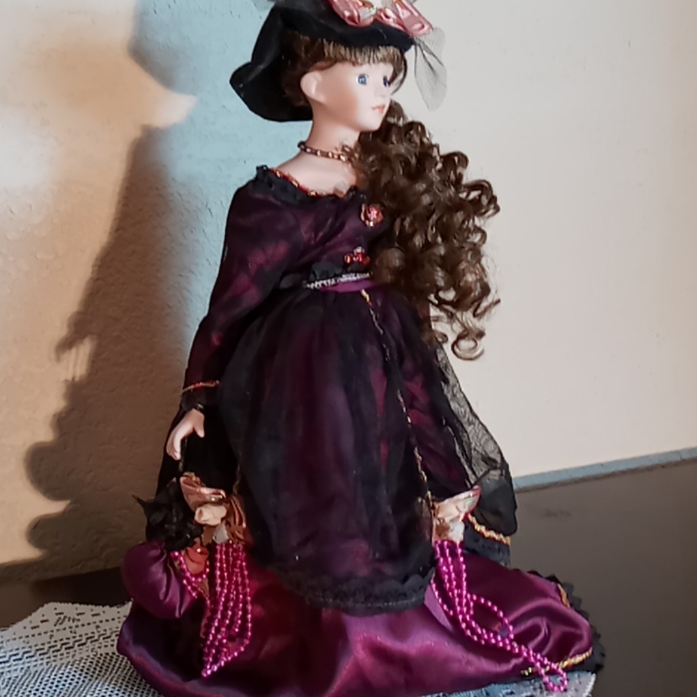 A porcelain Topp. collection .